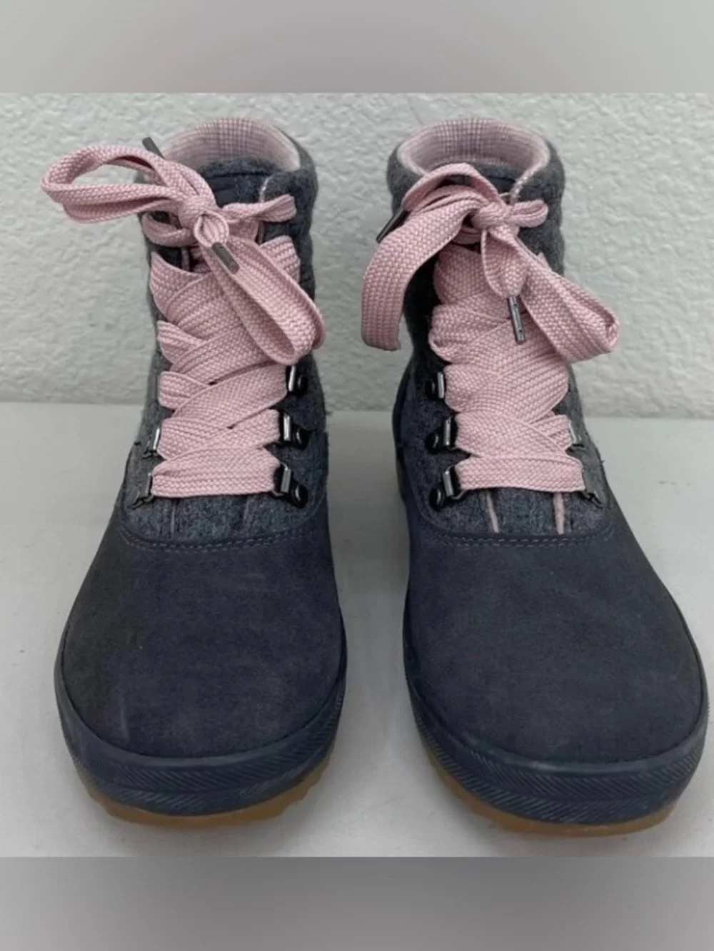 KEDS Gray Boots Pink Laces Lug Sole sz 8 Like New - Picture 6 of 8